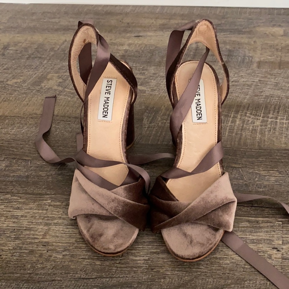 Steve Madden velvet purple sandals size 7 M